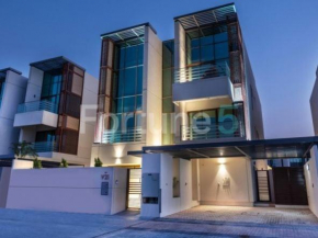 Luxurious Meydan Dubai 6 BED Villa Unparalleled Views